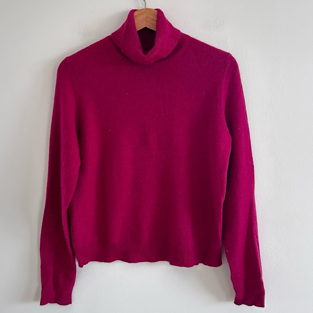 Valerie Stevens Cashmere fuchsia turtleneck sweater size Medium
